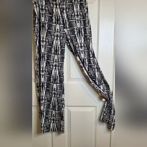 JK One Size White Black Geometric Print Elastic Waist Wide Leg Women’s Pants